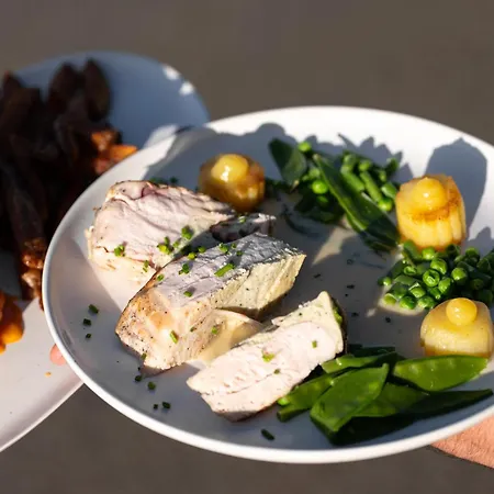 L'esplanade Restaurant Bar à Vin Le Pellerin