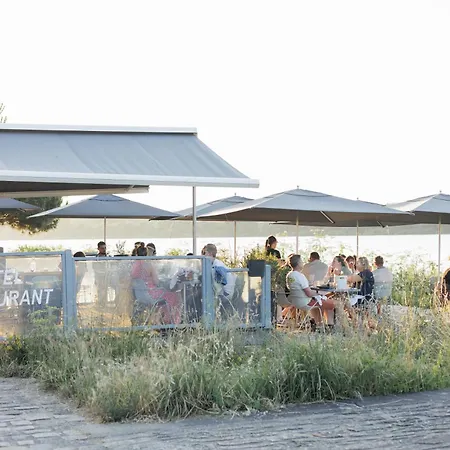 L'esplanade Restaurant Bar A Vin Hotel