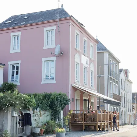 Отель L'esplanade Restaurant Bar A Vin