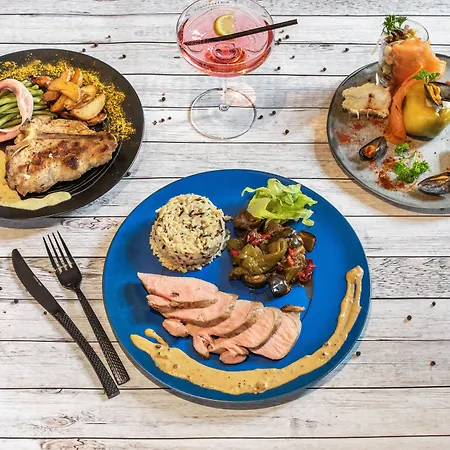 L'esplanade Restaurant Bar A Vin