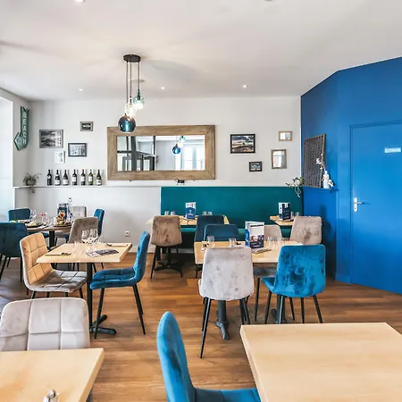 L'esplanade Restaurant Bar A Vin Отель Le Pellerin