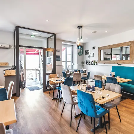 L'esplanade Restaurant Bar A Vin