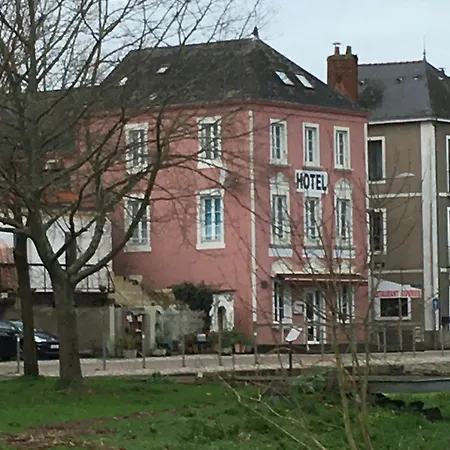 L'esplanade Restaurant Bar A Vin Отель Le Pellerin