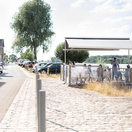 L'esplanade Restaurant Bar à Vin * Le Pellerin