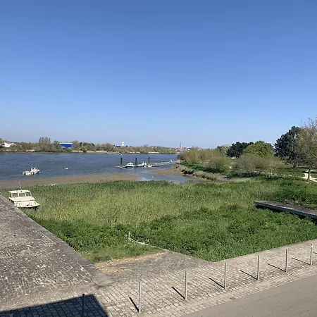 Отель L'esplanade Restaurant Bar A Vin *