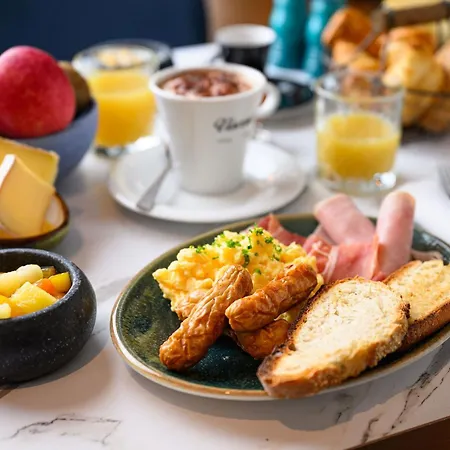 Hotel L'esplanade Restaurant Bar à Vin Le Pellerin