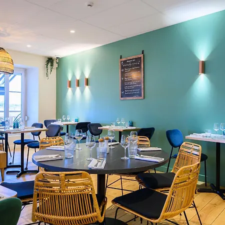 L'esplanade Restaurant Bar à Vin Le Pellerin