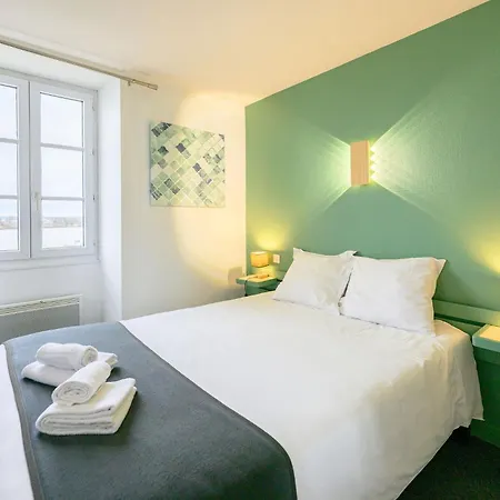 L'esplanade Restaurant Bar à Vin * Le Pellerin