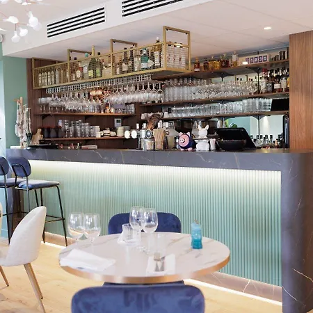 Hotel L'esplanade Restaurant Bar A Vin *