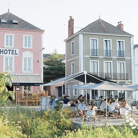 L'esplanade Restaurant Bar A Vin * Le Pellerin