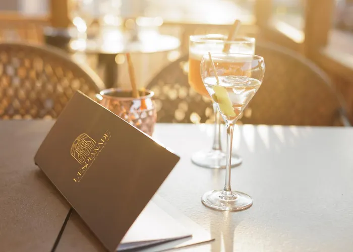 L'esplanade Restaurant Bar A Vin 호텔 *