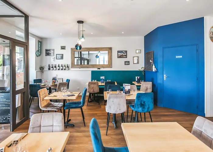 L'esplanade Restaurant Bar A Vin ホテル Le Pellerin