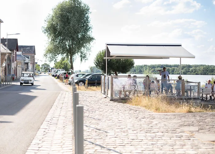 L'esplanade Restaurant Bar à Vin * Le Pellerin