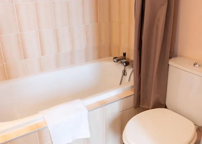 L'esplanade Restaurant Bar à Vin Hotel *