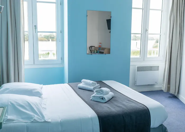 L'esplanade Restaurant Bar à Vin Le Pellerin