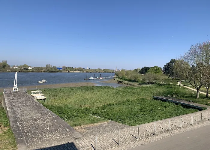 ホテル L'esplanade Restaurant Bar A Vin *