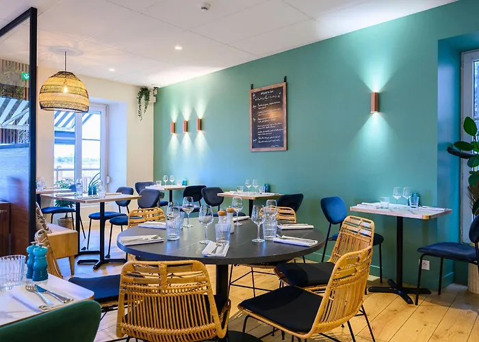 L'esplanade Restaurant Bar A Vin Le Pellerin
