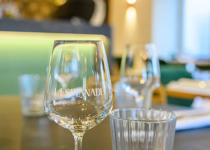 L'esplanade Restaurant Bar A Vin