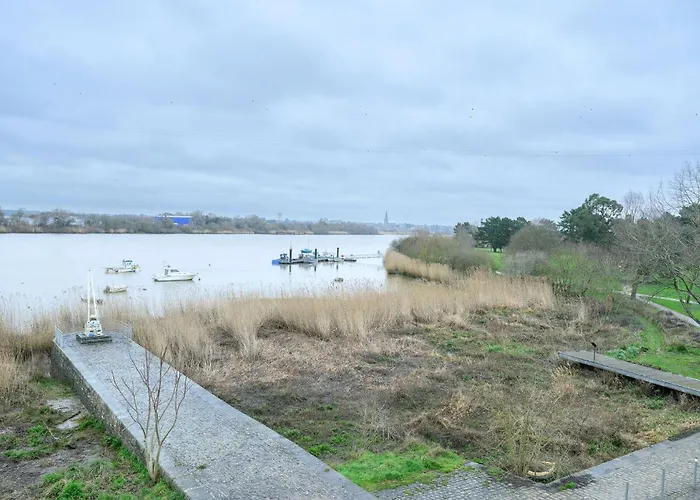 Hotel L'esplanade Restaurant Bar à Vin Le Pellerin